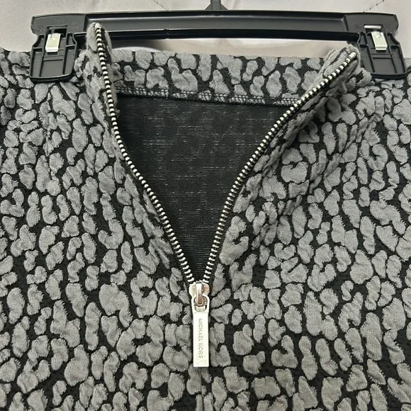Micheal Kors Skirt Flare Bottom. Size Small - Picture 6 of 11
